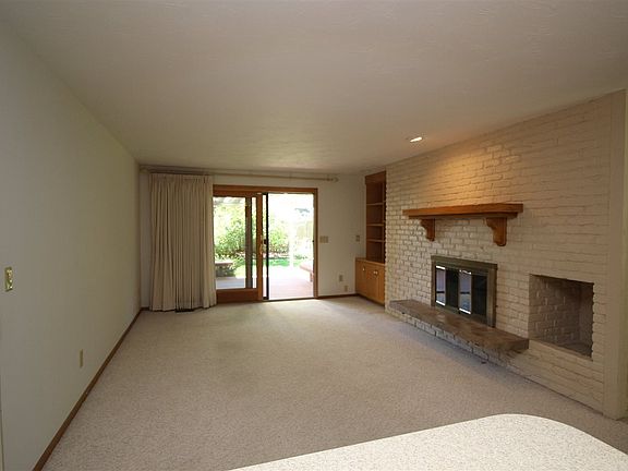 5th image of 1612 E 63rd Ave