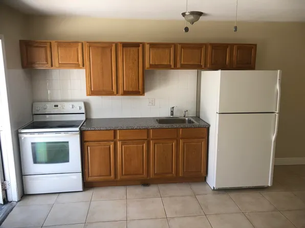 2440 Jackson St, Hollywood, FL 33020