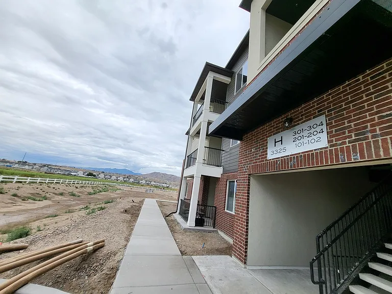 3325 W 1830 N #H201 — Photo 3
