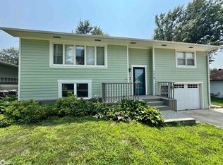 1119 N Division St, Audubon, IA 50025