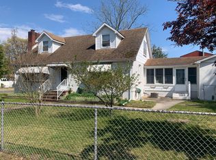 801 Seaman Ave, Beachwood, NJ