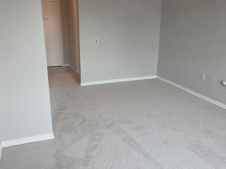 Bedroom alternate view
