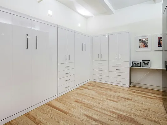 Sold by Sotheby's International Realty | media 4