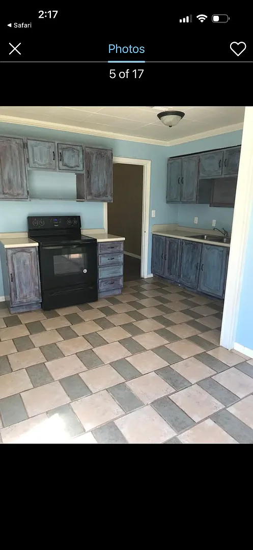 Two bedroom/One bath/one car garage/large shop in back — Photo 4
