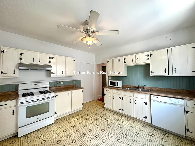30 Roseclair St #2F — Photo 24
