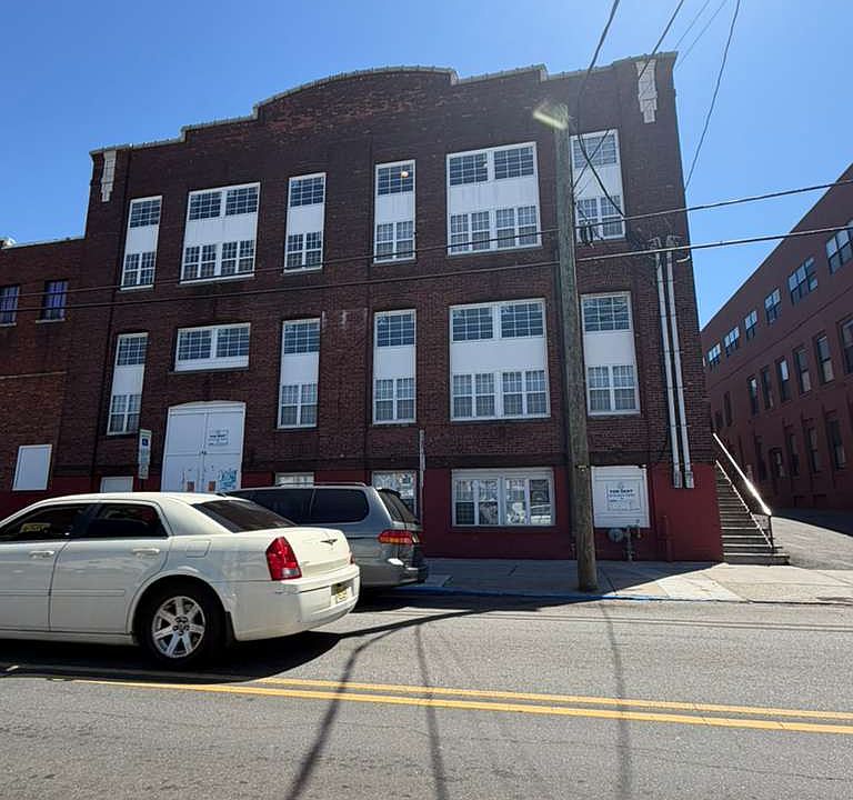 1st image of 194 21st Ave #210