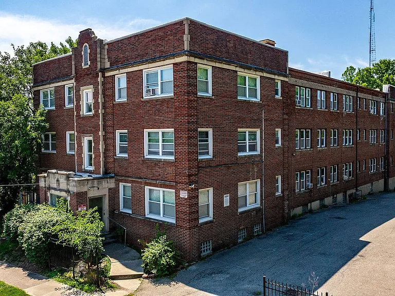Historical Apartments l Oak St — Photo 2