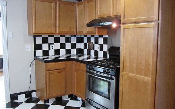 5th image of 22 Vivian Ct