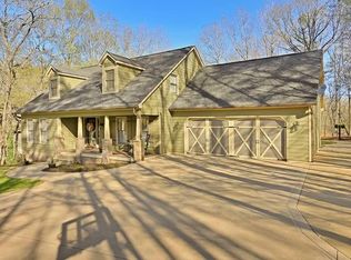 404 Paradise Cir, Townville, SC 29689