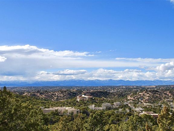 4th image of 947 Cerro De La Paz
