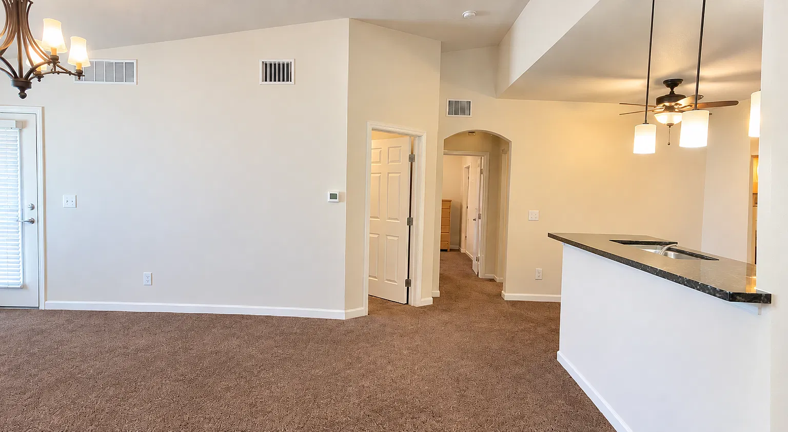 2 bed, 925 sqft, $1,700 — Photo 4