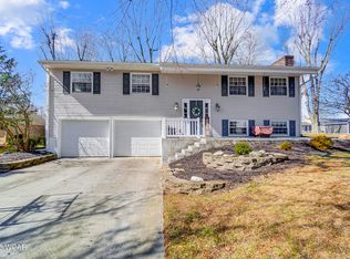 1464 W Shore Dr, Lima, OH