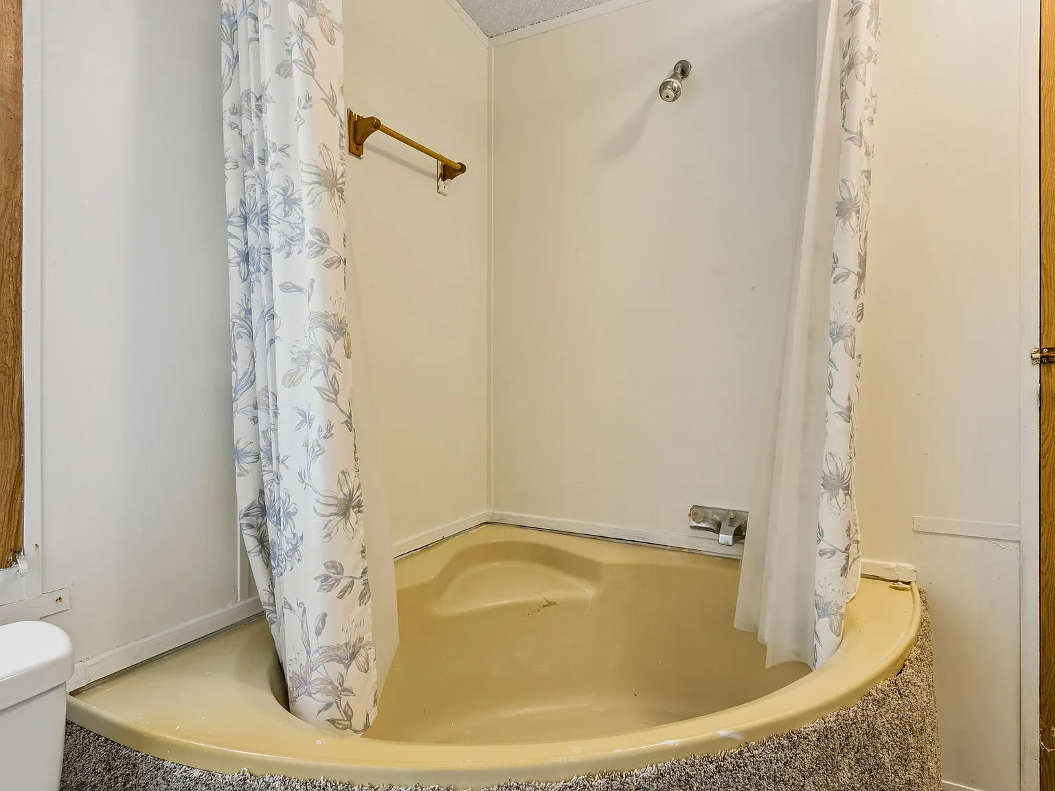3 bed, 920 sqft, $1,600 — Photo 3