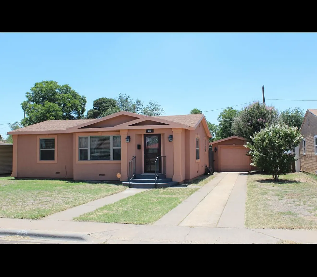 2 bed, 1220 sqft, $1,600 — Photo 1