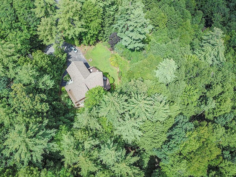 3rd image of 31 MOHAWK MOUNTAIN Road