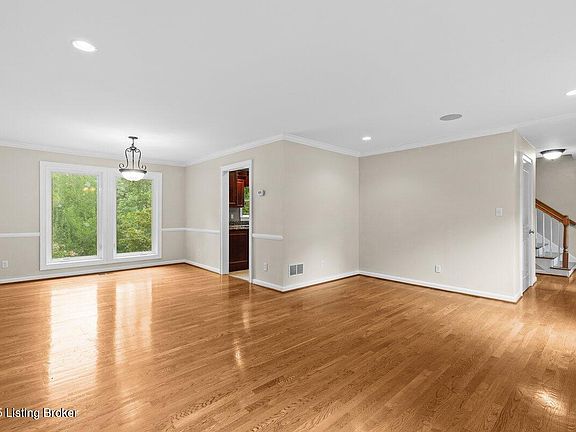 4th image of 2417 Ashwood Dr