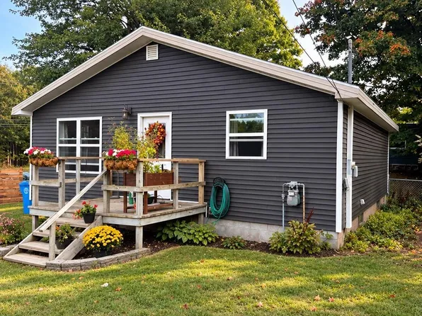907 Sherman St, Marquette, MI 49855