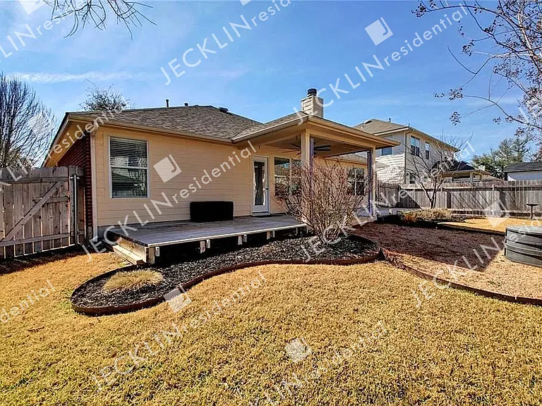 2415 Candle Ridge Trl — Photo 35