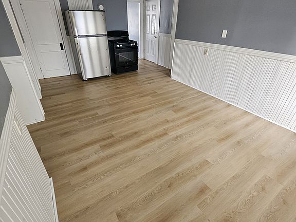 3rd image of 285 Lake Ave #4