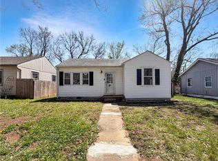 1005 NE 44th St, Kansas City, MO 64116