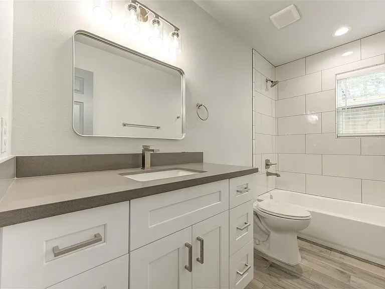 3112 Wentworth St #2 — Photo 11