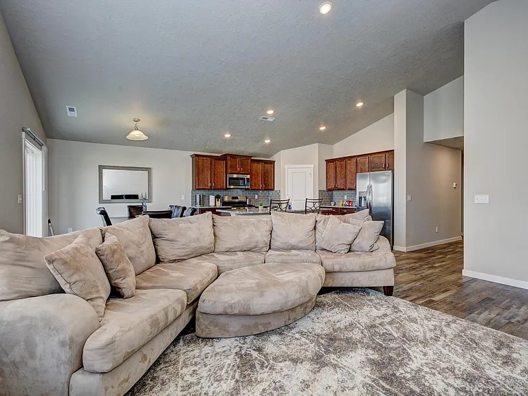7646 E Declaration Dr — Photo 29