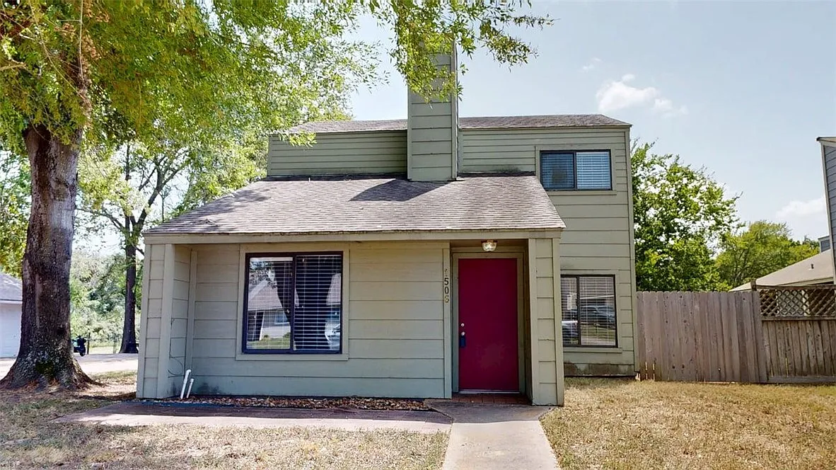 4 bed, 1410 sqft, $2,050 — Photo 1