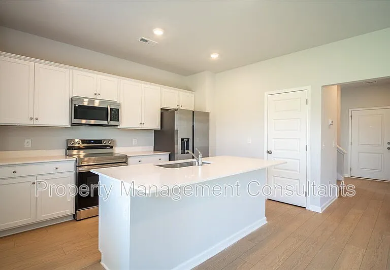 22857 Dashwood Ln — Photo 11