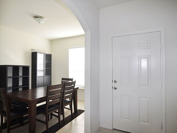 3rd image of 6021 Obsidian Creek Dr