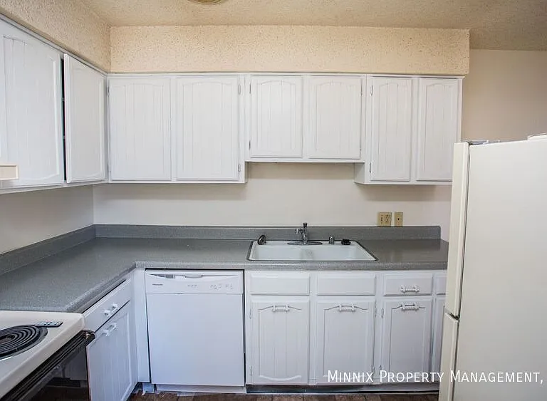 Whispering Oaks 1904 N. Midland — Photo 20