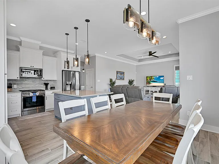 22915 Martes St — Photo 13