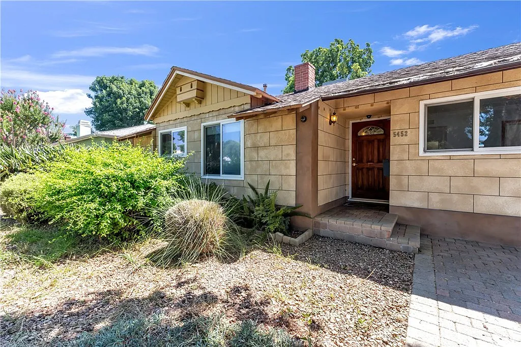 3 bed, 1652 sqft, $4,600 — Photo 3