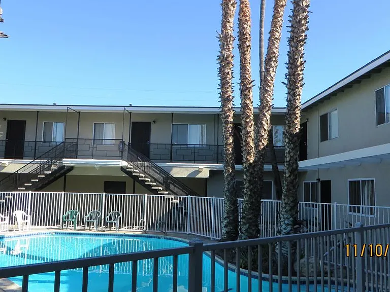 912 S Park Cir #11 — Photo 5