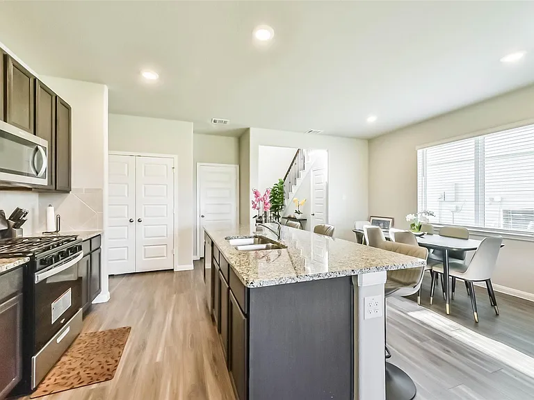 4907 Luke Mathew Dr — Photo 10