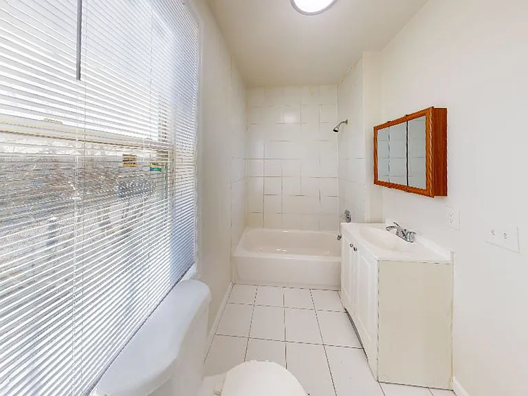 1052 Garfield Ave — Photo 13