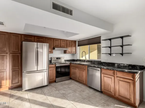 701 E CALLE ADOBE Lane, Goodyear, AZ 85338