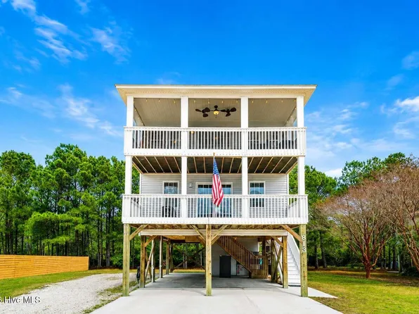 813 Driftwood Drive, Hampstead, NC