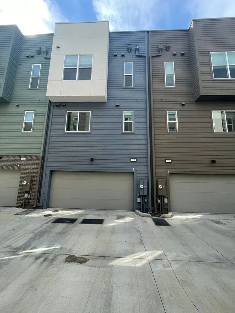9 Icon Walk - Downtown Luxury Townhouse — Photo 1