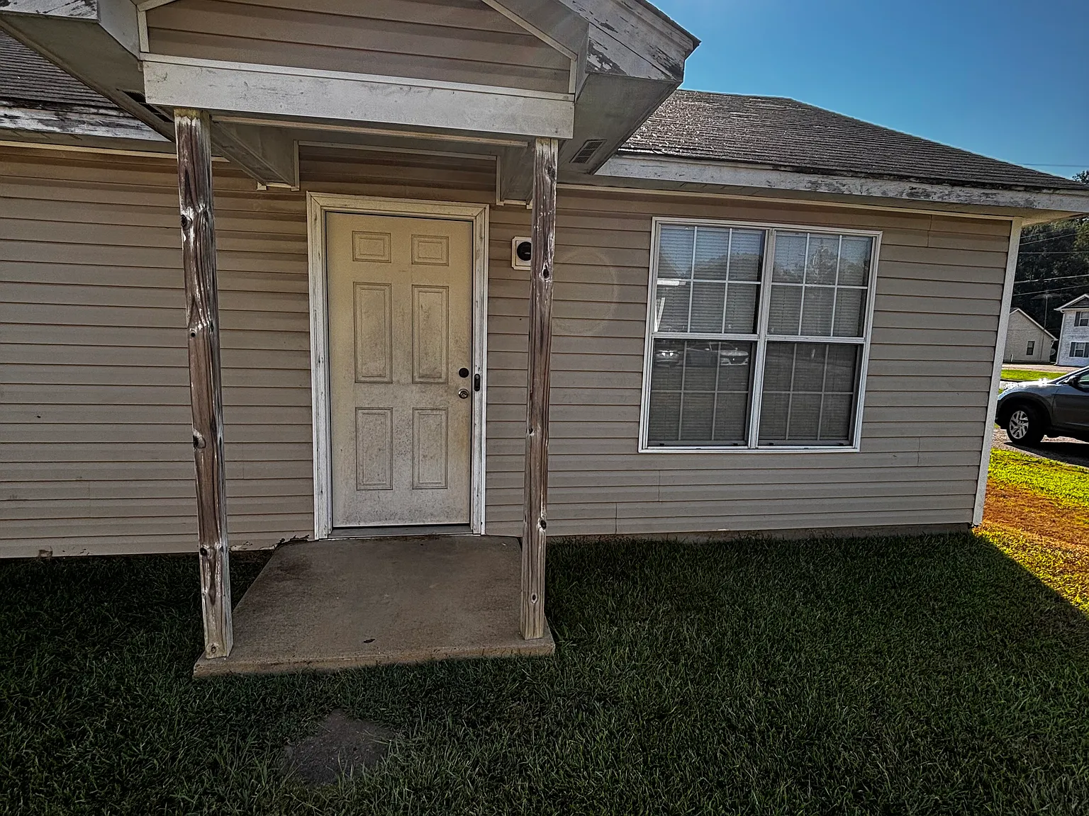 2 bed, 864 sqft, $850 — Photo 1