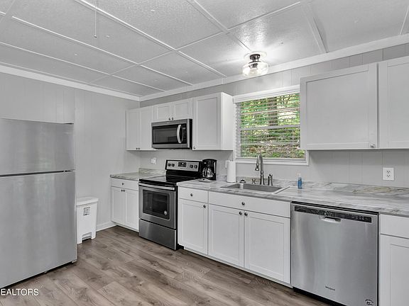 4th image of 1214 Low Sunset Dr