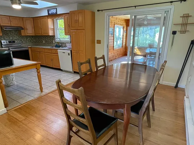 37 Hoppin Hill Ave — Photo 10