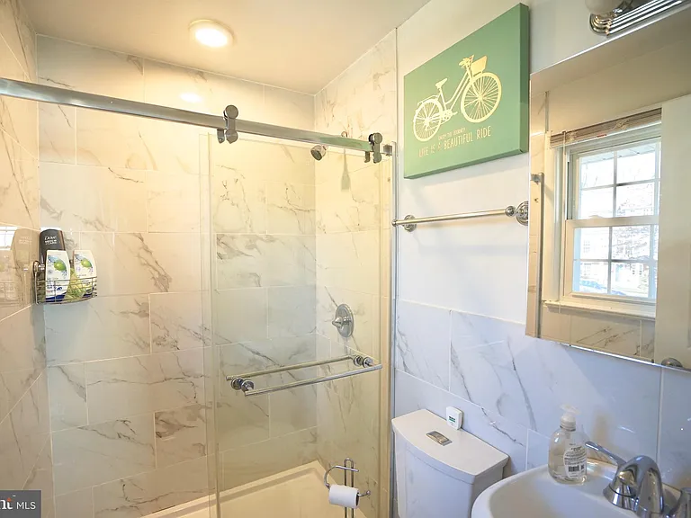 4218 University Dr — Photo 13
