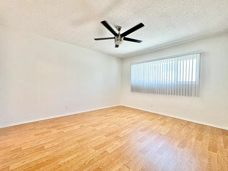 930 S Shenandoah St #8 — Photo 6