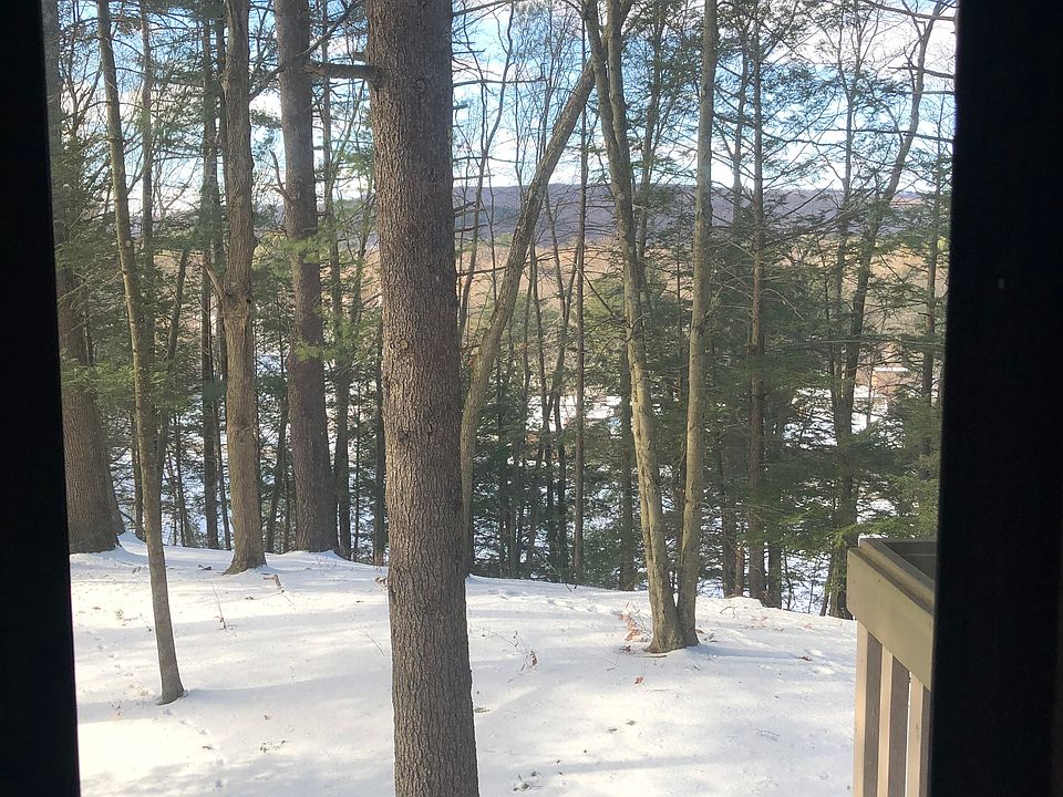 2nd image of 44 Great Meadow Ln