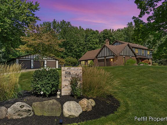 2nd image of 906 N Glenwood Dr