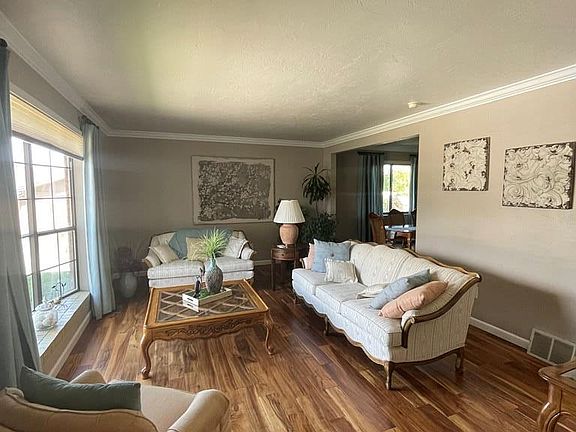 2nd image of 10 Sepulveda Ct