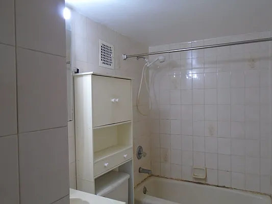 Rented by 18 REALTY | media 16