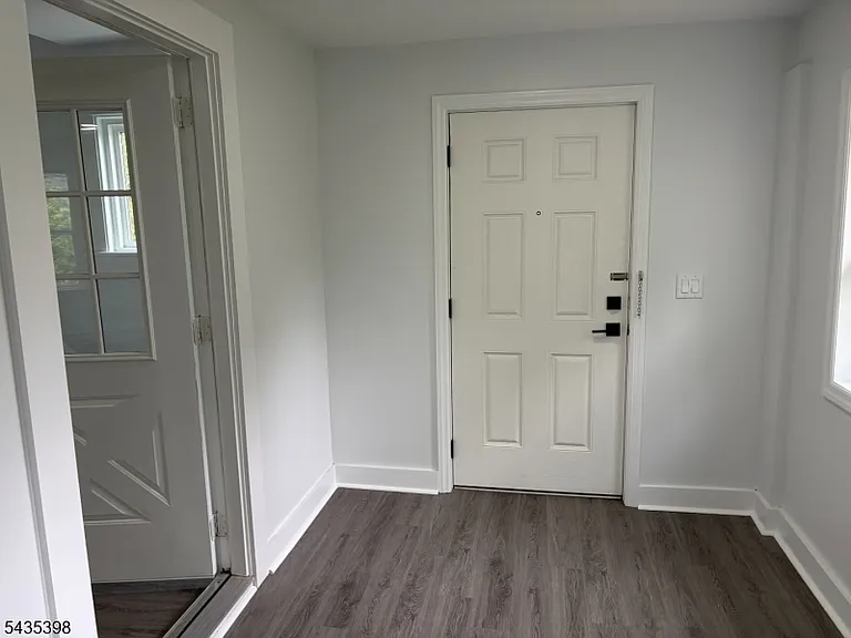 1104 Washington Ave — Photo 10