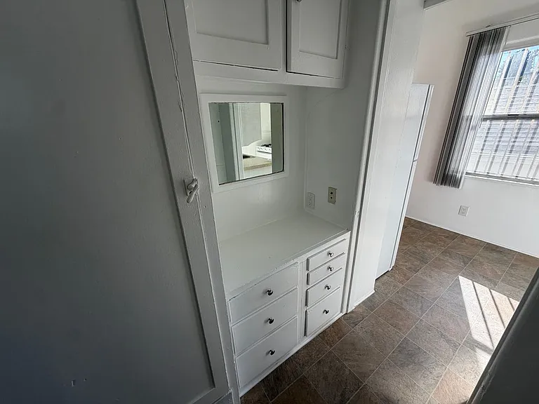 2335 Miramar St — Photo 5