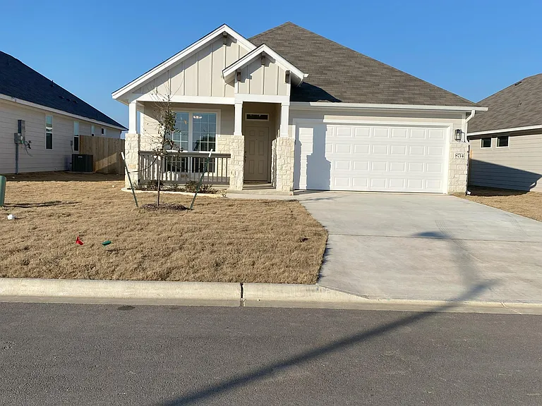 8714 Happy Valley Dr — Photo 1